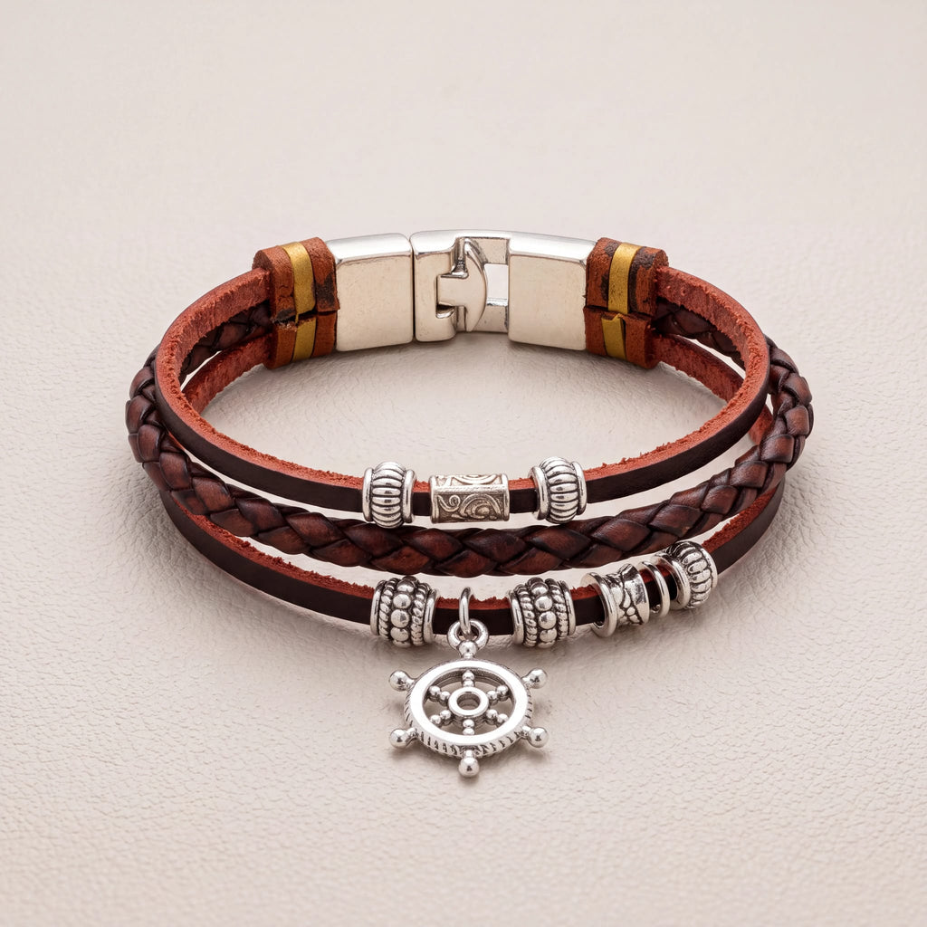 Bracciale in similpelle intrecciata marrone con ciondolo timone